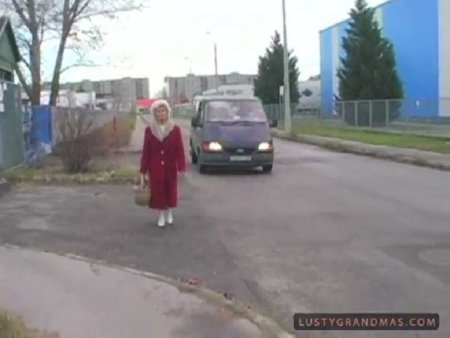 Бабушку похитили посреди белого дня чтобы изнасиловать